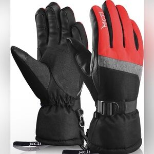 MCTI Insulated Ski Gloves in Red and Black